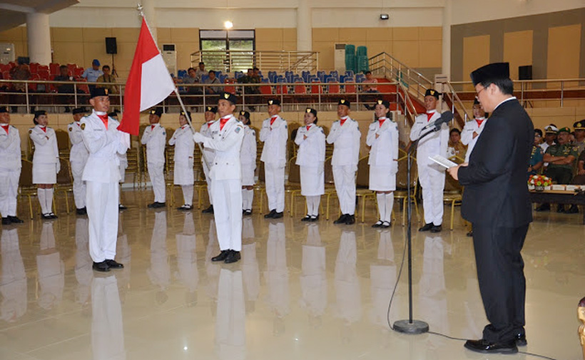 Wagub Kukuhkan Paskibraka Sulut