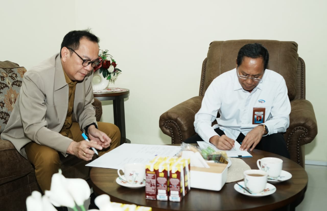 Caroll Senduk Teken Dokumen Pengendalian Korupsi Pemkot Tomohon