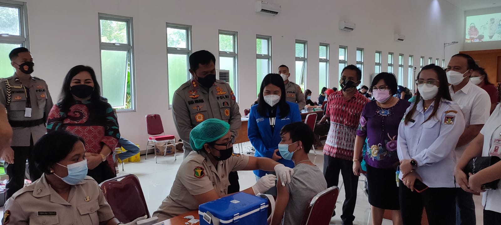 Gandeng Polda Sulut, GMKI Sukses Gelar Vaksinasi di IAKN Manado