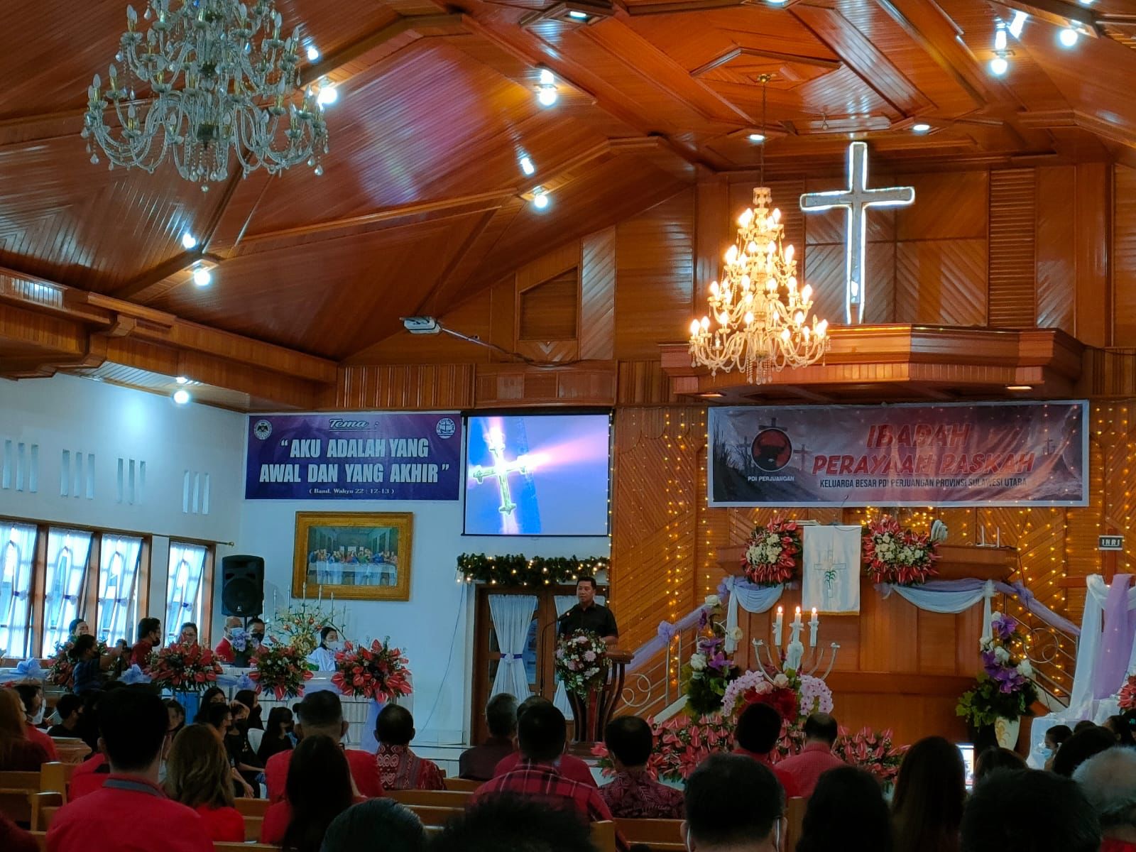 Ibadah Paskah, Keluarga Besar PDIP Sulut Berbagai Bersama Anak-Anak Panti Asuhan