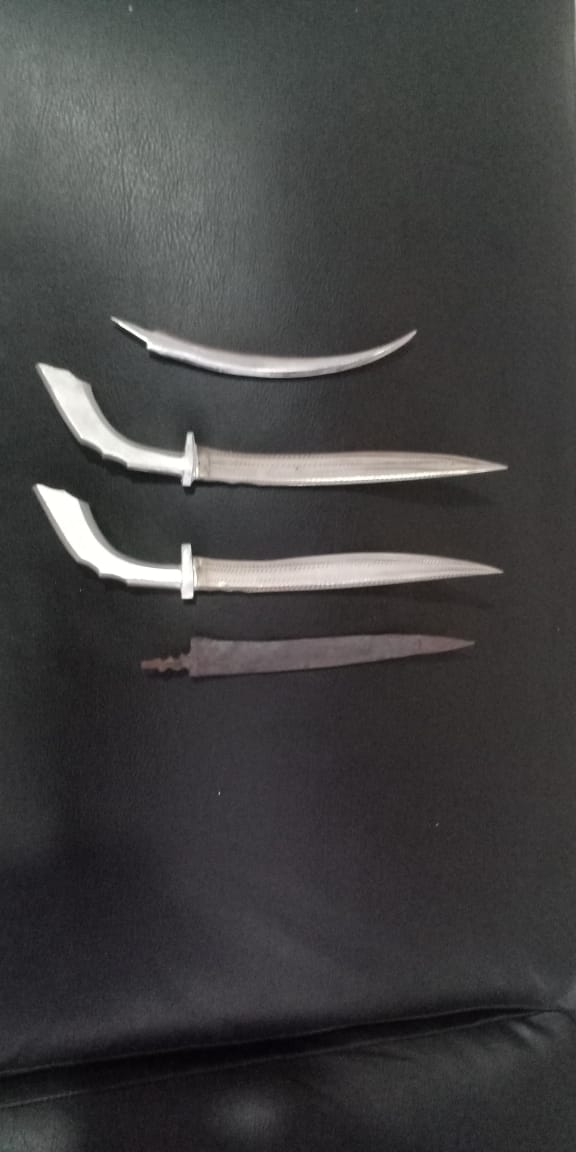 Warga Kombos Pembuat 